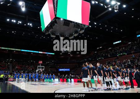 Milan, Italie.29 novembre 2021.Vue de l'arène du Forum Medilanum avec l'équipe d'Italie et l'équipe des pays-Bas pendant la coupe du monde de basket-ball 2023 de la FIBA European Qualifiers 1er Round Group H match entre l'Italie et les pays-Bas au Forum de Mediolanum, Milan, Italie le 29 novembre 2021 crédit: Independent photo Agency/Alay Live News Banque D'Images