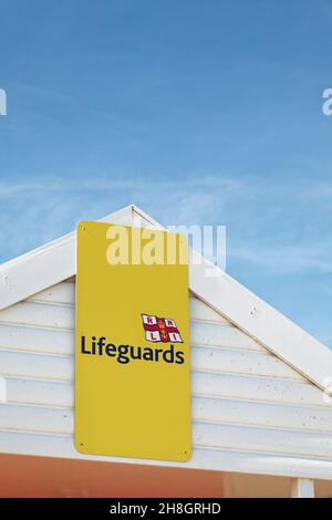 Signe jaune de sauveteurs avec espace de copie. Banque D'Images