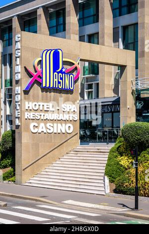 Entrée du complexe hôtelier Pasino au Havre, France, avec casino, restaurants et spa. Banque D'Images