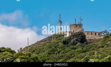 Les antennes sur le dessus de l'île de Gorgona, Livourne, Italie Banque D'Images