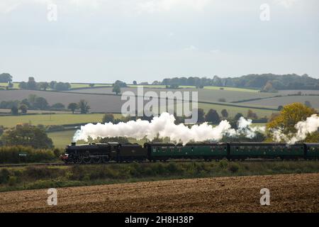 LMS Jubilee Class 5596 se dirige vers Robley Banque D'Images