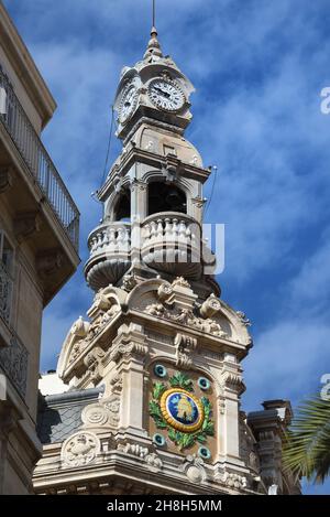 Belfrite baroque ou Tour de l'horloge du Tribunal de style Belle Epope 1895 Administration Toulon Var Provence France Banque D'Images