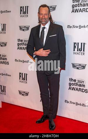 NEW YORK, NEW YORK - NOVEMBRE 29 : Troy Kotsur participe aux Gotham Awards 2021 remis par le Gotham film & Media Institute à Cipriani Wall Street le 29 novembre 2021 à New York. Banque D'Images