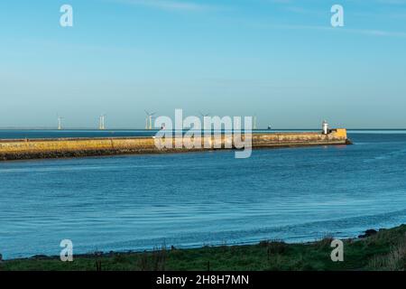 Aberdeen, Écosse, Royaume-Uni, 10 novembre 2021.Estuaire, baie et moulins à vent d'Aberdeen. Banque D'Images