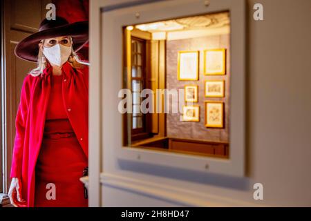 Haarlem, Niederlande.30 novembre 2021.Queen Maxima des pays-Bas au Teylers Museum à Haarlem, le 30 novembre 2021, pour ouvrir le Pieter Teylers huis, une nouvelle aile du musée, c'est l'ancienne résidence de Pieter Teyler van der Hulst crédit: Rotapool/P van Katwijk/ Albert Nieboer/Netherlands OUT/point de vue Live OUT/dpa/Alay News Banque D'Images