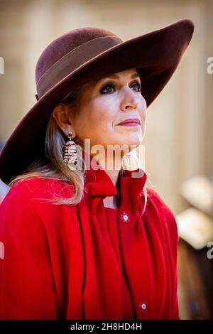 Haarlem, Niederlande.30 novembre 2021.Queen Maxima des pays-Bas au Teylers Museum à Haarlem, le 30 novembre 2021, pour ouvrir le Pieter Teylers huis, une nouvelle aile du musée, c'est l'ancienne résidence de Pieter Teyler van der Hulst crédit: Rotapool/P van Katwijk/ Albert Nieboer/Netherlands OUT/point de vue Live OUT/dpa/Alay News Banque D'Images