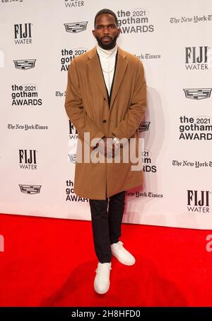 New York, États-Unis.29 novembre 2021.Calvin Leon Smith assiste aux Gotham Awards 2021 à Cipriani Wall Street (photo de Lev Radin/Pacific Press) Credit: Pacific Press Media production Corp./Alay Live News Banque D'Images