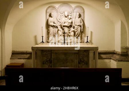 Italie, Latium, Rome, Cité du Vatican classée au patrimoine mondial de l'UNESCO, place Saint-Pierre, Basilique Saint-Pierre à Rome (Basilique Saint-Pierre), nécropole papale ou grotte des papes Banque D'Images