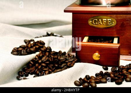 Les grains de café et moulin café Banque D'Images