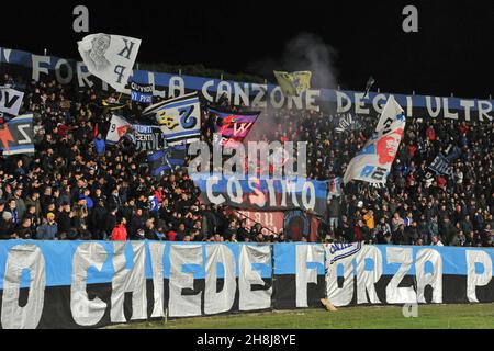 Pise, Italie.30 novembre 2021.Fans de Pise pendant AC Pise vs AC Pérouse, football italien série B match à Pise, Italie, novembre 30 2021 crédit: Agence de photo indépendante / Alamy Live News Banque D'Images