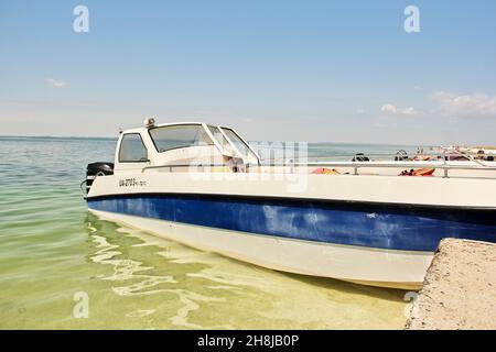 Kherson, Ukraine - 6 août 2019 : bateau sur la mer.Vacances en mer. Banque D'Images