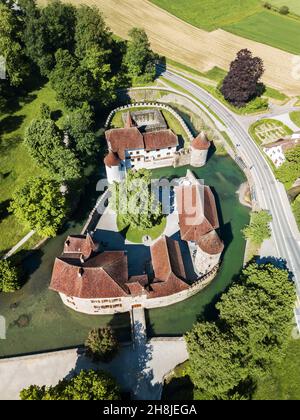 Seengen, Suisse - Mai 18.2020 : le château de Hallwyl (fondé à la fin du XIIe siècle) dans le canton d'Argau.C'est l'une des plus importantes Banque D'Images