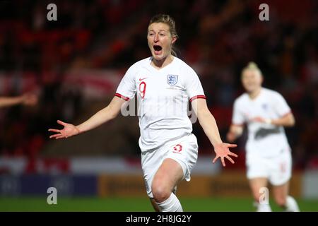 Doncaster, Royaume-Uni.30 novembre 2021.Keepmoat Stadium Ellen White (9 Angleterre) célèbre son deuxième but lors du match de qualification de la coupe du monde des femmes de la FIFA 2023 dans le groupe D entre l'Angleterre et la Lettonie au Keepmoat Stadium de Doncaster, en Angleterre, le 30 novembre 2021.Kieran Riley crédit: SPP Sport presse photo./Alamy Live News Banque D'Images