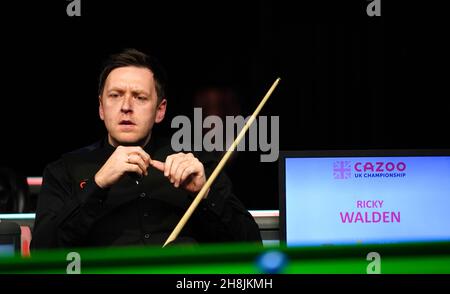 Ricky Walden lors de son match contre Anthony Hamilton le huitième jour du Championnat du Royaume-Uni de Cazoo au Barbican de York.Date de la photo: Mardi 30 novembre 2021. Banque D'Images