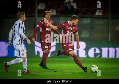 Reggio Calabria, Italie.30 novembre 2021.Crisetig Lorenzo Reggina tourné pendant Reggina 1914 vs Ascoli Calcio, football italien Serie B match à Reggio Calabria, Italie, novembre 30 2021 crédit: Agence de photo indépendante/Alamy Live News Banque D'Images