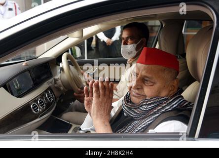 New Delhi, Inde.30 novembre 2021.NEW DELHI, INDE - NOVEMBRE 30 : le chef du parti Samajwadi Mulayam Singh Yadav au Parlement le 30 novembre 2021 à New Delhi, Inde.(Photo par Arvind Yadav/Hindustan Times/Sipa USA) crédit: SIPA USA/Alay Live News Banque D'Images