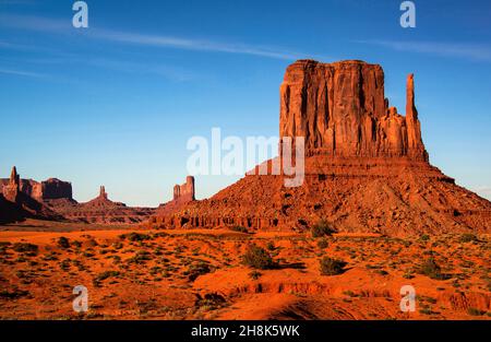 West Mitten Butte, Monument Valley, plateau du Colorado, Arizona-Utah Banque D'Images