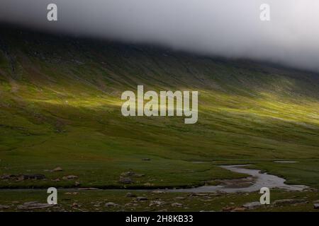 Vallée U entre les huttes de Viterskalet et de Syter le long du sentier de Kungsleden, Laponie, Suède Banque D'Images