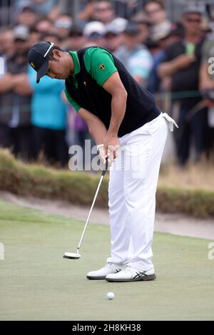 Hideki Matsuyama du Japon puts au cours de la deuxième manche de la coupe des présidents crédit: Speed Media/Alay Live News Banque D'Images