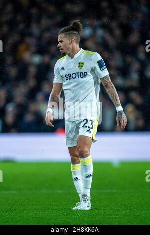 LEEDS, ANGLETERRE - NOVEMBRE 30 : Kalvin Phillips de Leeds United lors du match de la Premier League entre Leeds United et Crystal Palace à Elland Road le 30 novembre 2021 à Leeds, Angleterre.(Photo de Sebastian Frej) Banque D'Images