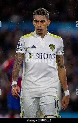 LEEDS, ANGLETERRE - NOVEMBRE 30 : Raphinha de Leeds United lors du match de la Premier League entre Leeds United et Crystal Palace à Elland Road le 30 novembre 2021 à Leeds, Angleterre.(Photo de Sebastian Frej) Banque D'Images