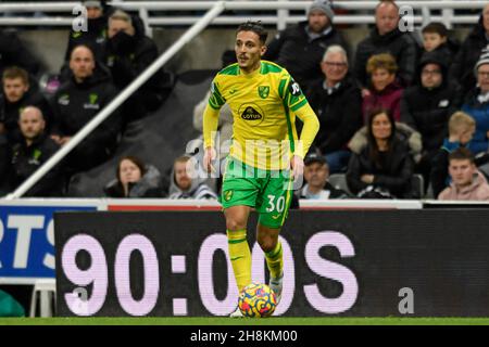 Newcastle, Royaume-Uni.30 novembre 2021.Dimitris Giannoulis #30 de Norwich City court avec le ballon à Newcastle, Royaume-Uni le 11/30/2021.(Photo de Simon Whitehead/News Images/Sipa USA) crédit: SIPA USA/Alay Live News Banque D'Images