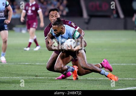 Josh Addo-Carr de la NSW Blues est attaqué par Felise Kaufusi de la QLD Maroons pendant le jeu une des 2020 série de l'état d'origine entre les Maroons du Queensland et la Nouvelle-Galles du Sud Blues crédit: Peter Mundy/Speed Media/Alay Live News Banque D'Images