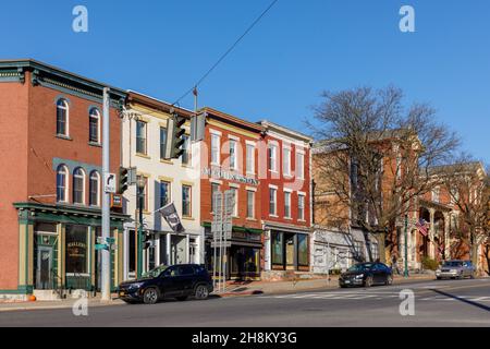 Main Street de Cobleskill, un village dans le comté de Schoharie, État de New York, États-Unis. Banque D'Images