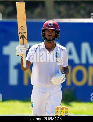 Galle, Sri Lanka.1er décembre 2021.Le Kraigg Brathwaite des Indes occidentales célèbre après avoir marqué un demi-siècle au cours de la 3ème journée du 2ème Test du match de cricket entre Sri Lanka et les Indes occidentales au stade de cricket international de Galle .Viraj Kothalwala/Alamy Live News Banque D'Images