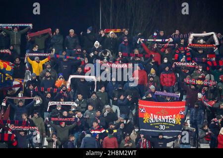 Cosenza supporters lors de l'AC Monza vs Cosenza Calcio, match de football italien série B à Monza (MB), Italie, novembre 30 2021 Banque D'Images