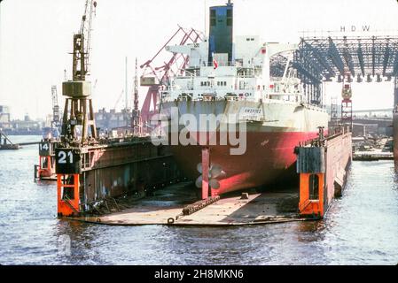 Hambourg, navire en quai sec flottant, août 1978 Banque D'Images