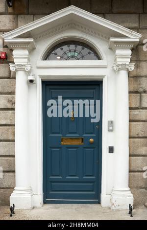 Portes typiques de la ville de Dublin Banque D'Images