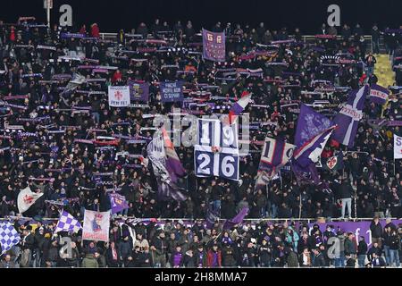 Florence, Italie.30 novembre 2021.Fans de Fiorentina pendant l'ACF Fiorentina vs UC Sampdoria, football italien série A match à Florence, Italie, novembre 30 2021 crédit: Independent photo Agency/Alay Live News Banque D'Images