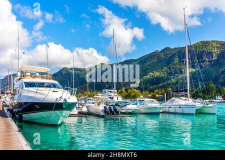 Île artificielle d'Eden Island avec marina, Mahé, Seychelles, Eden Island, Mahé,Seychelles Banque D'Images