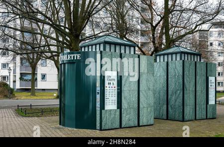 toilettes publiques au lac Tegel, Berlin, Allemagne Banque D'Images