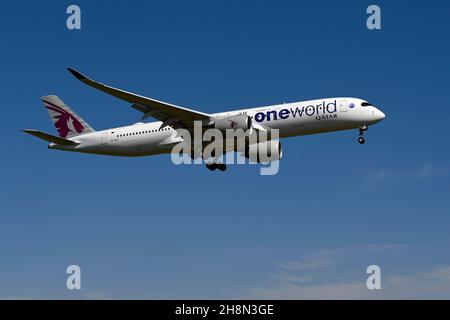 Avion Qatar Airways Airbus A350-900, A7-ALZ Banque D'Images