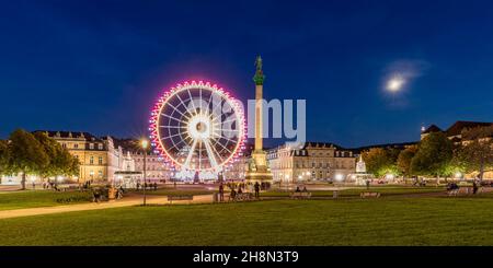 Grande roue en face du Nouveau Palais et du Vieux Palais, Schlossplatz, Stuttgart, Bade-Wurtemberg, Allemagne Banque D'Images