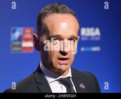 Riga, Lettonie.1er décembre 2021.Le ministre fédéral des Affaires étrangères Heiko Maas lors d'une brève rencontre avec la presse en marge de la réunion des ministres des Affaires étrangères de l'OTAN.Credit: Alexander Welscher/dpa/Alay Live News Banque D'Images