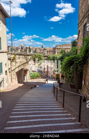 PÉROUSE, ITALIE, 6 AOÛT 2021 : paysage urbain du centre historique Banque D'Images