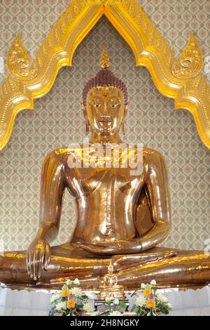 Statue de Bouddha d'or à Wat Traimit, Bangkok, Thaïlande Banque D'Images