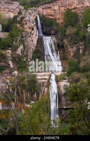 Sant Miquel del Fai avec cascade, Barcelone, Espagne Banque D'Images