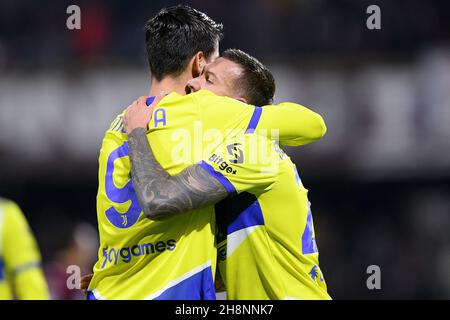Salerno, Italie.30 novembre 2021.Alvaro Morata du FC Juventus célèbre après avoir obtenu le deuxième but avec Federico Bernardeschi du FC Juventus lors de la série Un match entre les États-Unis Salerntana 1919 et Juventus au Stadio Arechi, Salerno, Italie, le 30 novembre 2021.Credit: Giuseppe Maffia/Alay Live News Banque D'Images