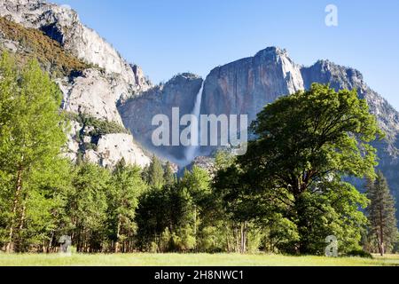 Yosemite tombe dans la vallée de Yosemite Banque D'Images