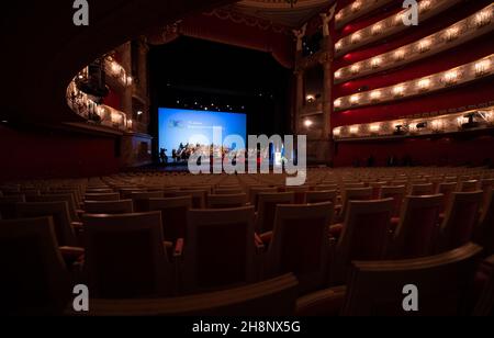 Munich, Allemagne.1er décembre 2021.Stephan Harbarth, Président de la Cour constitutionnelle fédérale, participe à une cérémonie au Théâtre national pour marquer les 75 ans de la Constitution bavaroise.La constitution a été adoptée par référendum le 1.12.1946.Credit: Sven Hoppe/dpa/Alay Live News Banque D'Images