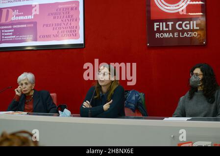 Rome, Italie.30 novembre 2021.De gauche à droite: Luciana Castellina, Giorgia d'Errico, Cecilia Casula crédit: Agence de photo indépendante/Alamy Live News Banque D'Images