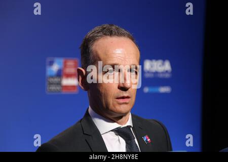 Riga, Lettonie.1er décembre 2021.Le ministre fédéral des Affaires étrangères Heiko Maas lors d'une brève rencontre avec la presse en marge de la réunion des ministres des Affaires étrangères de l'OTAN.Credit: Alexander Welscher/dpa/Alay Live News Banque D'Images