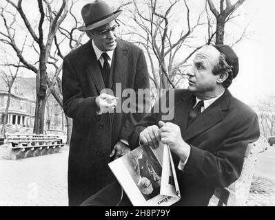 Joseph Wiseman, Jack Warden, sur le tournage du film, 'Bye Bye Braverman', Warner Bros.-Seven Arts, 1968 Banque D'Images