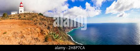 Paysage de mer de l'île de Madère - montagnes rocheuses impressionnantes dans la partie occidentale de Ponta do Pargo.Scène avec phare Banque D'Images