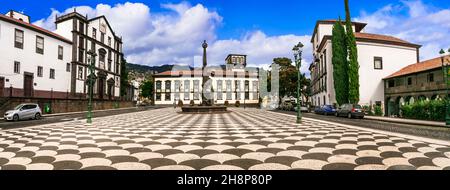 Visite de l'île de Madère et sites touristiques.Place centrale - 'Praca do municipio' dans la capitale de Funchal Banque D'Images