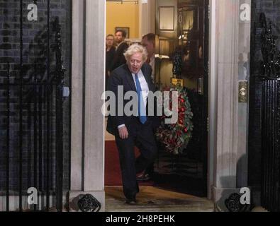 Londres, Royaume-Uni.1er décembre 2021.Le Premier ministre, Boris Johnson, allume les feux des arbres de Noël à Downing Street.Credit: Tommy London/Alay Live News Banque D'Images